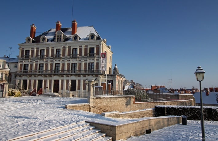 La Magie de Noël Envahit Blois avec un Spectacle Féerique et des Ateliers Magiques au Château